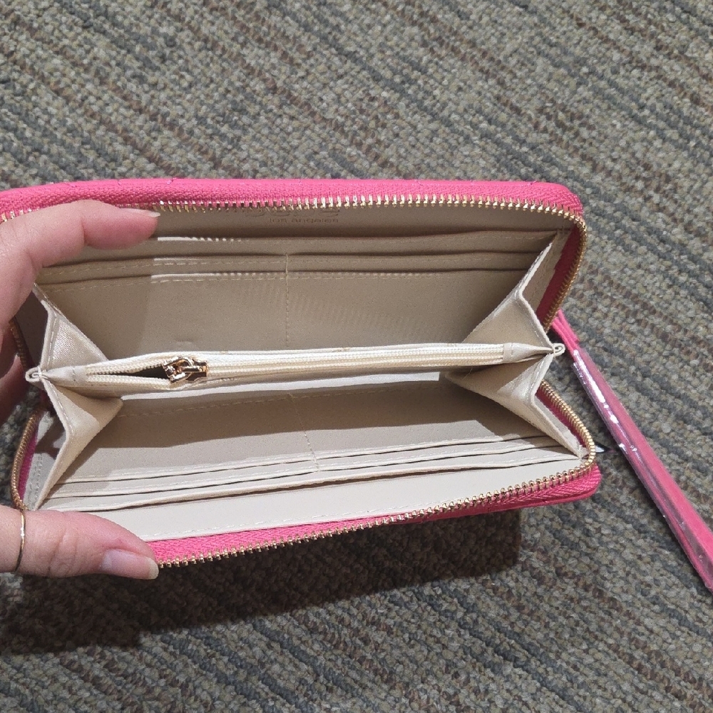 Bebe Pink Quilted Card Holder with Gold Accent - Picture 2 of 2